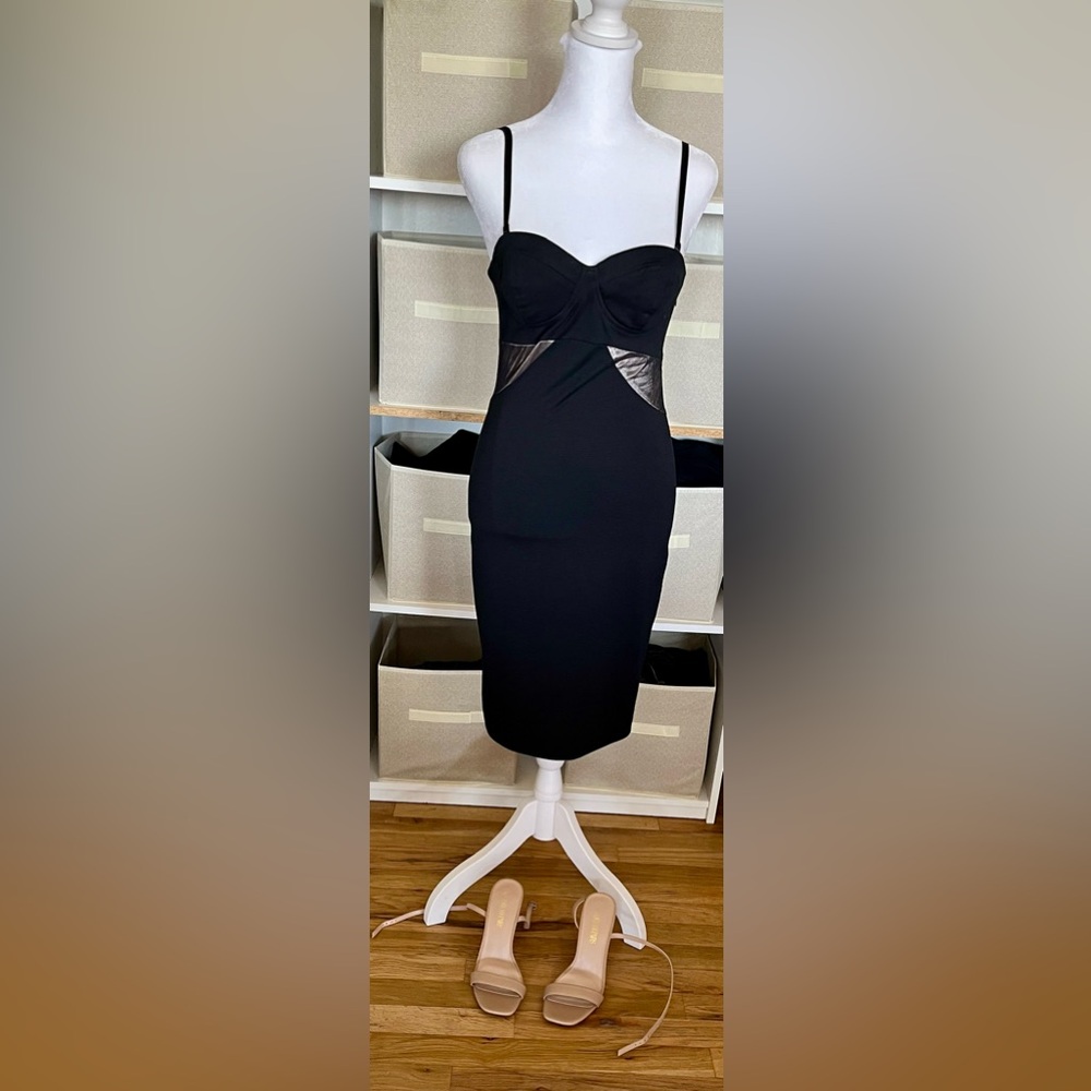 Kim kardashinan Kollection dress